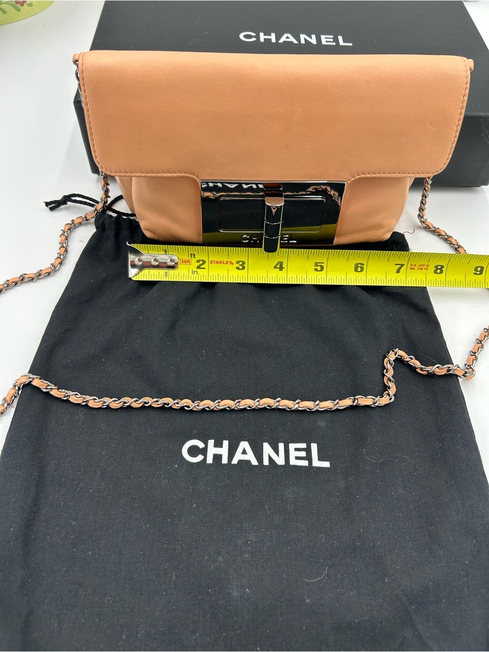 Women's CHANEL Peach Leather Turnlock Crossbody Bag made in Italy PRISTINE - Picture 8 of 10